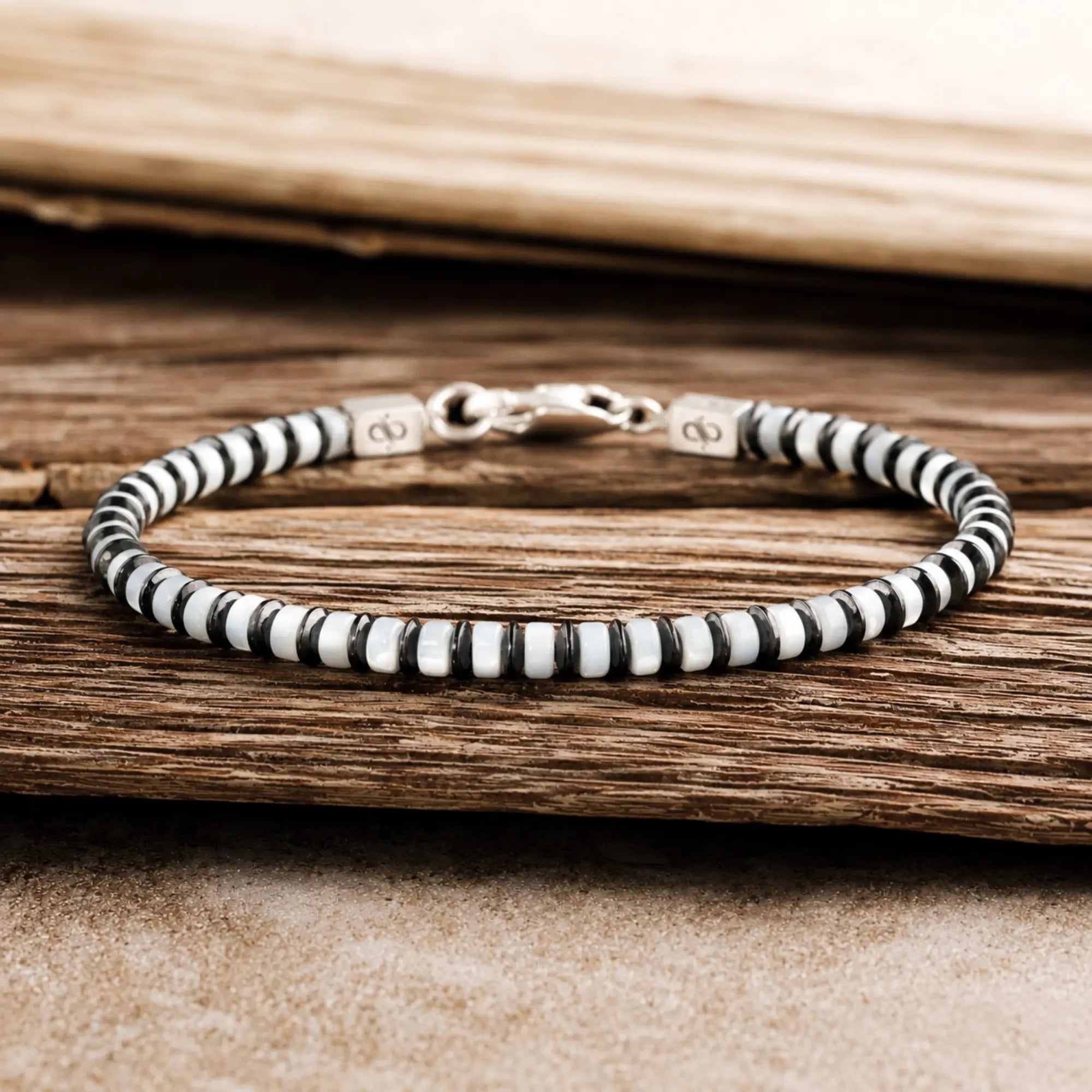 Mother of Pearl Bracelet V (4mm)