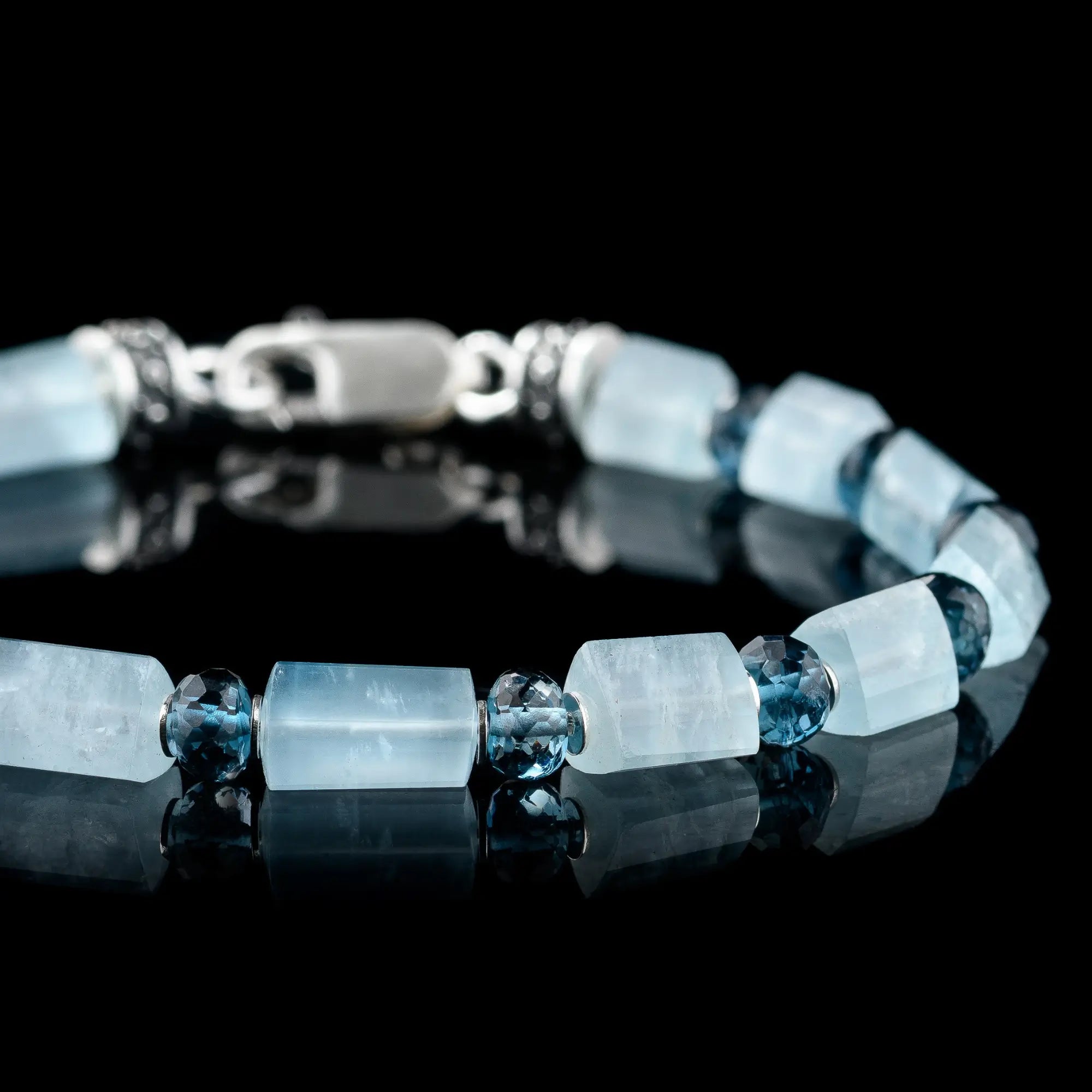 Aquamarine - London Blue Topaz Bracelet I (6mm)