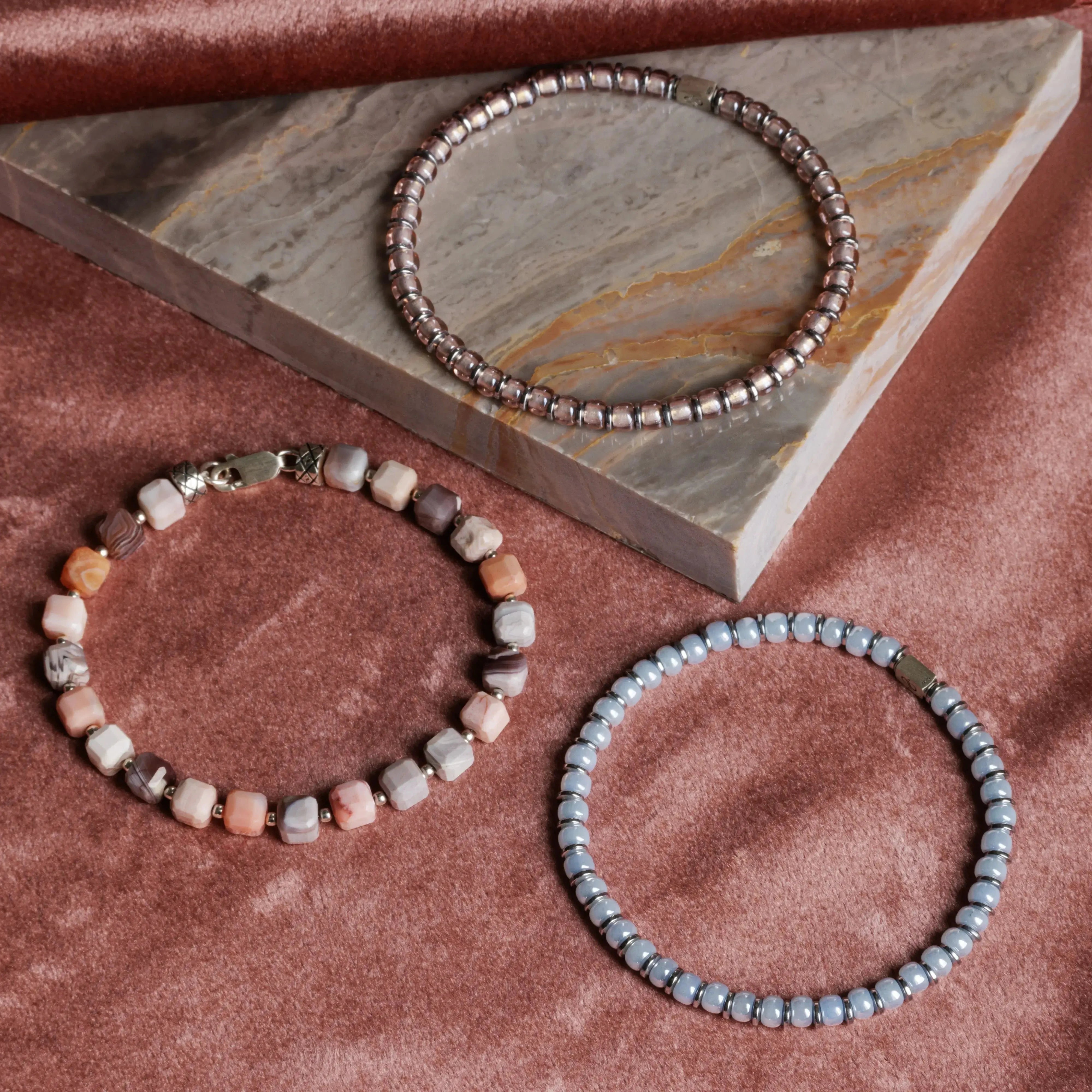 Hematite - Pink Bracelet I (4mm)