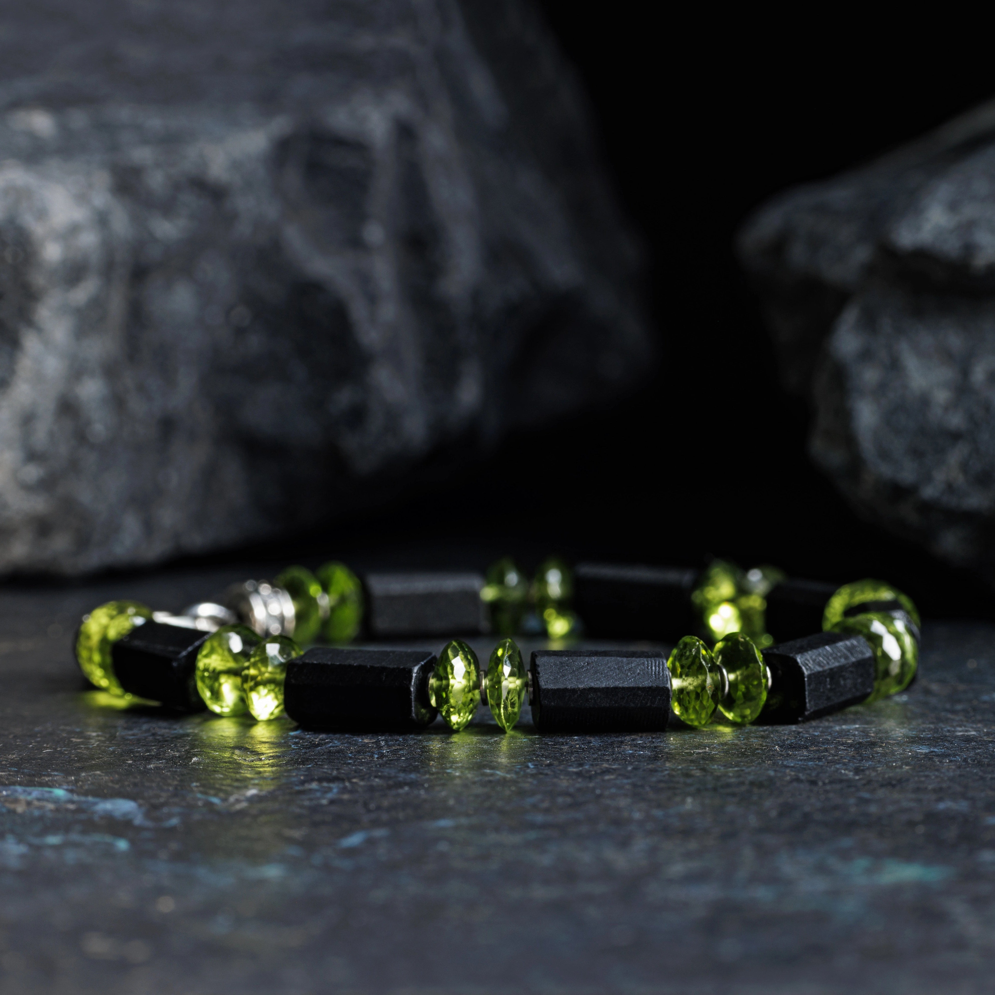 Shungite - Peridot Bracelet I (6-8mm)