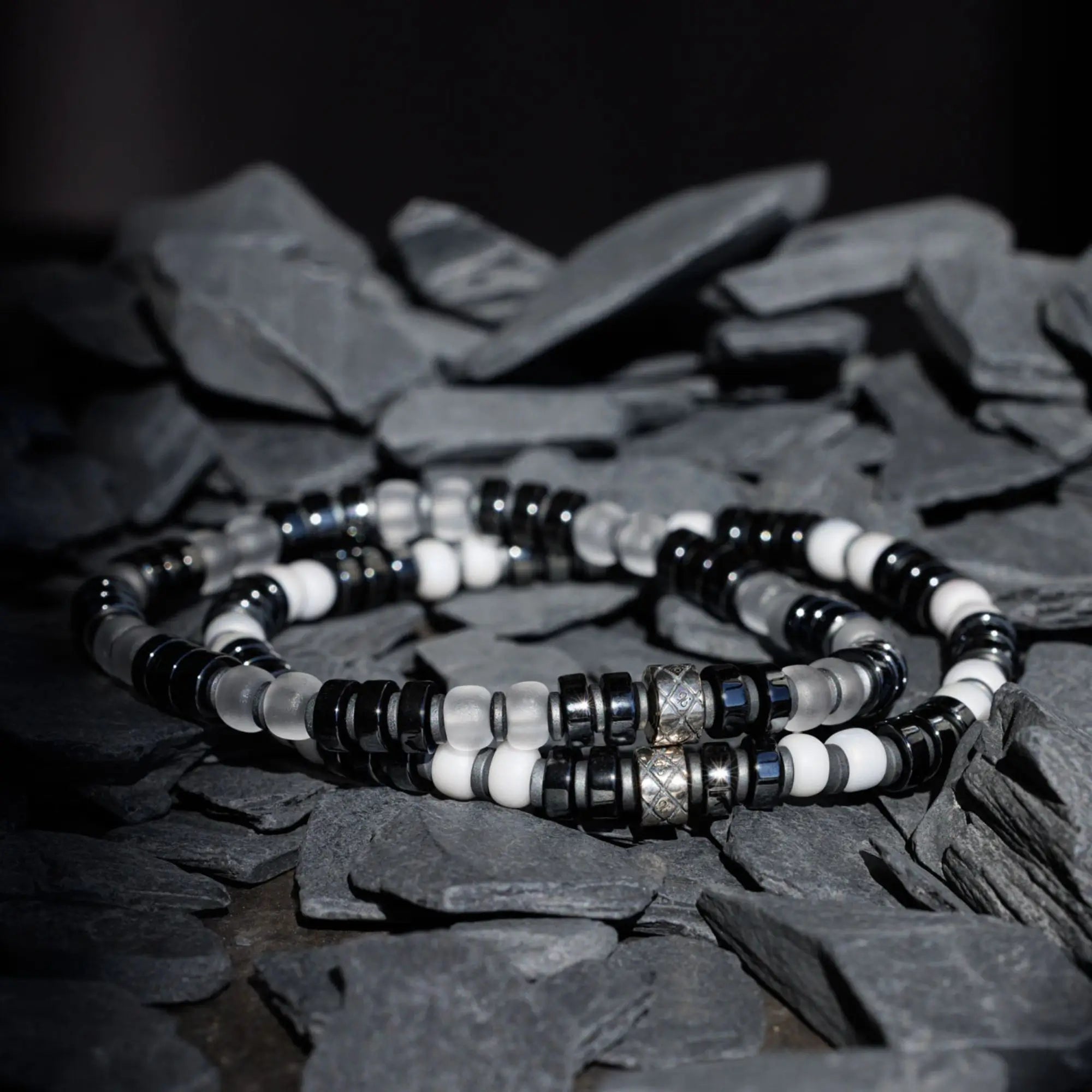 Dark Hematite White Bracelet II (6mm)