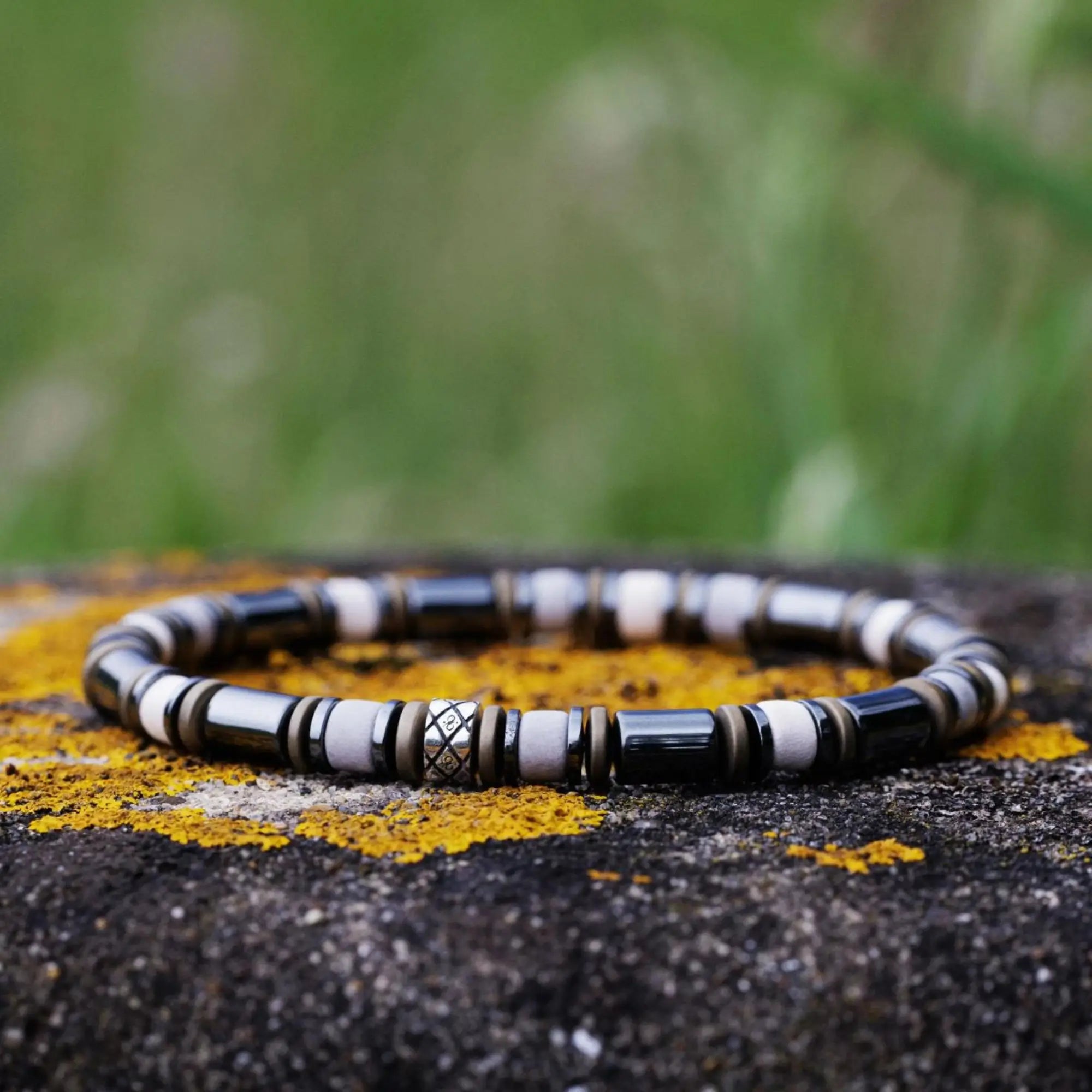 Hematite - Grey/White Bracelet I (6mm)