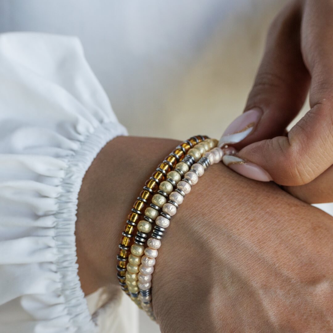 Hematite - Gold Bracelet I (4mm)